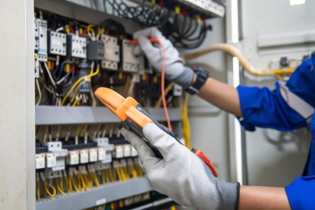Les étapes essentielles pour réussir votre installation électrique résidentielle