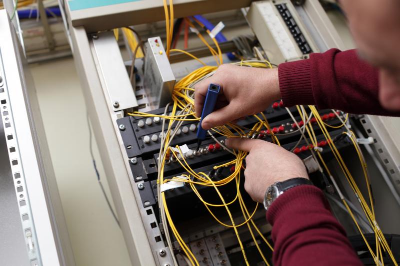 Les avantages d'une installation fibre optique professionnelle pour votre entreprise